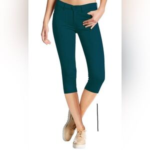 Women’s Teal Blue Denim Capri Jeans